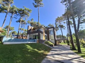 SCZ-SCZ-209_2 · Casa con Pileta Pinamar Alamos