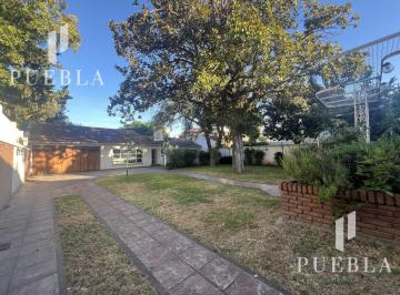 Casa · 955m² · 5 Ambientes · 4 Cocheras · Venta Casa 5 Ambientes en Banfield con Cocheras Jardin y Quincho