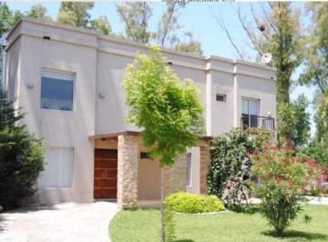 Casa · 156m² · 6 Ambientes · 2 Cocheras · Casa en Venta, 6 Ambientes en 2 Plantas, Barrio El Recodo
