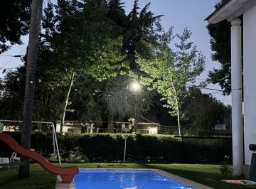 Casa · 900m² · 8 Ambientes · 4 Cocheras · Casa en Venta en El Casco Country Club