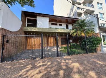 Casa · 270m² · 4 Ambientes · 3 Cocheras · Casa en Venta en San Martin, G. B. a. Zona Norte, Argentina