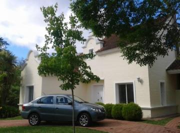 Casa · 170m² · 5 Ambientes · 1 Cochera · Chalet en Alquiler en Barrio Cerrado El Resuello - Moreno