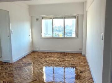 Departamento de 3 ambientes, San Cristobal · 3 Amb. Refaccionado, a Estrenar! - Av Entre Rios Al 1000