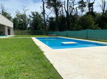 Quinta vacacional · 1056m² · 1 Ambiente · 2 Cocheras · Quinta en Venta en Junin, Barrio Cerrado.