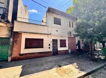 Frente · Casa en Venta, 3 Dorm. con Terraza, Barrio Lisandro de La Torre - Rosario