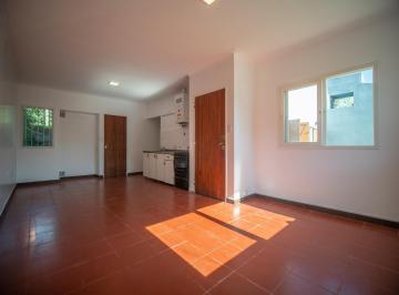Casa · 60m² · 3 Ambientes · 1 Cochera · Casa Tipo PH Gonnet 505 E 19 y Cno Gral Belgrano Apto Banco