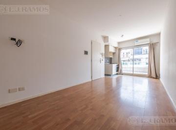 Departamento · 40m² · 1 Ambiente · Monoambiente en Av Julian Alvarez y Santa Fe. Balcón Terraza. Apto Crédito