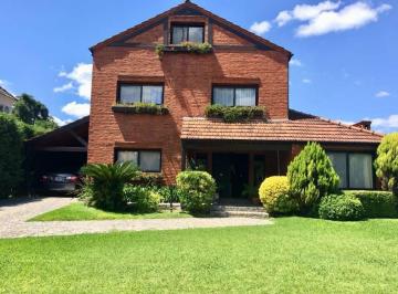 Casa · 245m² · 5 Ambientes · Casa Impecable en Venta en Barrio Maschwitz Privado