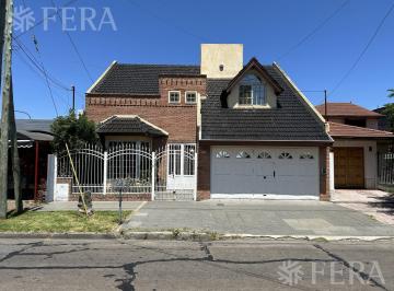 Casa · 203m² · 5 Ambientes · 1 Cochera · Venta de Casa 5 Ambientes con Cochera en Don Bosco