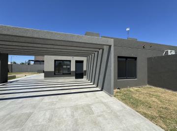 Casa · 115m² · 4 Ambientes · Venta Casa Dos Dorm. Piscina Funes Norte