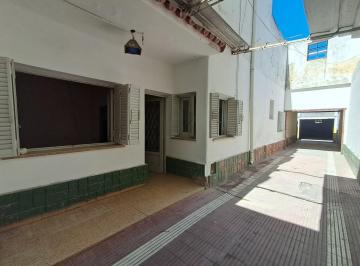 Bodega-Galpón de 9 ambientes, Córdoba · Alquilo Casa Mas Galpon