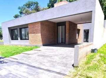 Casa · 149m² · 2 Dormitorios · 1 Cochera · Hermosa Casa 2 Dorm. Zona Sur.