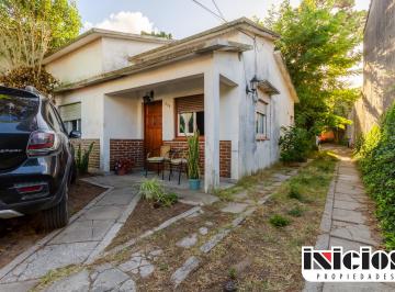 Casa de 3 ambientes, Mar de Ajó · Chalet: Quinteros Nº 253 E/ Azopardo y Espora - Mar de Ajó - C925