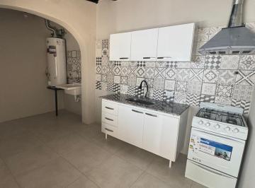 Casa de 6 ambientes, Guaymallén · Villa Nueva Remodalada con Local