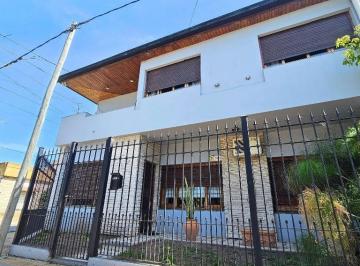 Casa de 4 ambientes, Berisso · Excelente. Casa en Venta en 158 Esq 10 - Berisso, Pcia de Bs As, Berisso