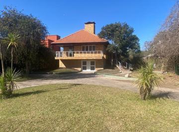 Casa · 360m² · 3 Dormitorios · 4 Cocheras · Gran Oportunidad / Venta en Country Lagartos