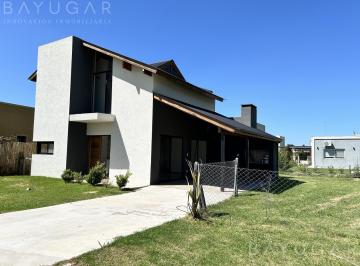 Casa · 120m² · 4 Ambientes · 1 Cochera · Venta Casa - Los Arces / Pilar / Apta Credito