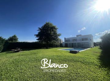 Casa · 300m² · 6 Ambientes · 2 Cocheras · Casa en Venta en Haras Santa Maria, Escobar, G. B. a. Zona Norte