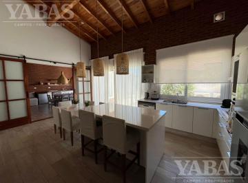 Casa · 197m² · 3 Dormitorios · 1 Cochera · Venta - Casa - San Pedro (Bs. As) – Elegancia y Confort en Zona Céntrica