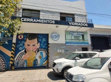 Bodega-Galpón · 200m² · Galpón en Venta de 8,66 X 24 con Dos Oficinas, Baño y Terraza - Avellaneda