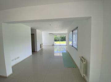 Casa · 200m² · 4 Ambientes · 2 Cocheras · Casa en Venta o Alquiler en Los Tacos. 3 Cuartos. Apto Crédito.