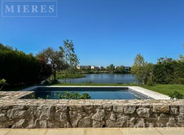 Casa · 352m² · 10 Ambientes · 4 Cocheras · Espectacular Casa en Venta a La Laguna - Tres Dorm. en Suite y Amarra Incluida!