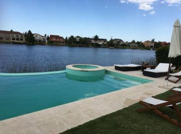 Casa · 375m² · 5 Ambientes · 2 Cocheras · Casa Al Lago en Alquiler Anual y Temporal en Castores.