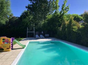 Casa · 330m² · 4 Ambientes · Casa en Alquiler Temporal en Rincón de Milberg