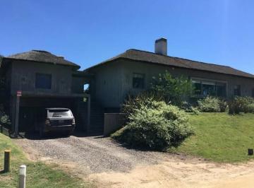 Casa · 300m² · 5 Ambientes · 5 Cocheras · Casa en Pinar del Faro Jose Ignacio en Venta y Alquiler