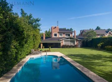 Casa · 194m² · 5 Ambientes · 1 Cochera · Casa en Venta Apto Crédito, La Masía | Mallmann Propiedades