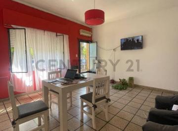 PH · 80m² · 4 Ambientes · 140 Entre 46 y 47. Venta de PH 4 Ambientes en San Carlos, La Plata.