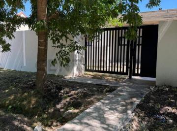 Casa · 120m² · 5 Ambientes · 449 Esquina 31. Venta de Casa 5 Ambientes 2 Dorm. en City Bell, La Plata