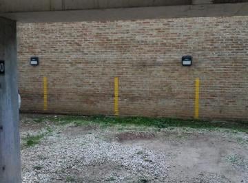 Garage · 12m² · 1 Cochera · Cochera en Esc. - Centro