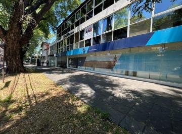 Local comercial · 270m² · 4 Ambientes · 4 Cocheras · Oficina en Alquiler en Acassuso