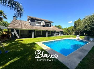 Casa · 214m² · 4 Ambientes · 1 Cochera · Casa en Venta en Saint Matthew´s, Pilar, G. B. a. Zona Norte