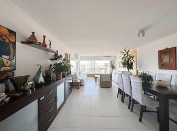 Foto1 · Apartamento de 3 Dorm. + Dependencia en Venta en Ocean Tower, Punta del Este.