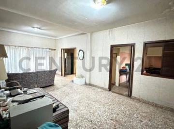 Casa · 214m² · 5 Ambientes · Venta Casa 5 Ambientes Flores