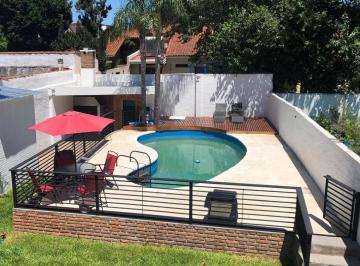 general-san-martin-villa-maipu-venta-casa-4-ambientes · Chalet 4 Amb con Parque y Piscina