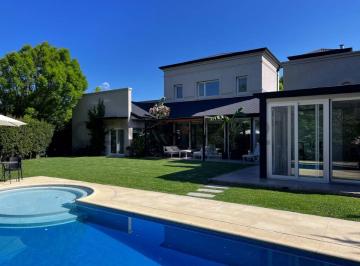 Casa · 292m² · 5 Ambientes · Venta Casa 5 Ambientes Club de Campo Abril