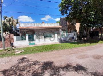 Casa · 75m² · 4 Ambientes · bajo de Precio! Venta de Casa 4 Ambientes en Ituzaingó. Ubicacion Los Matreros 4084 E.