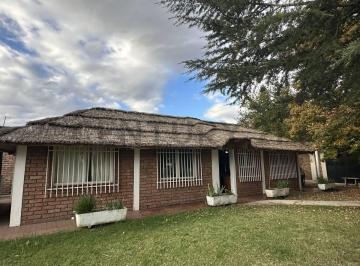 Casa · 359m² · 3 Ambientes · 3 Cocheras · Cabañas en Venta Las Compuertas, Lujan de Cuyo