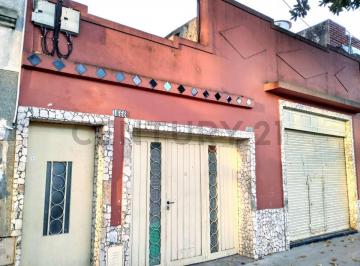 Casa · 351m² · 6 Ambientes · 1 Cochera · Casa en Venta