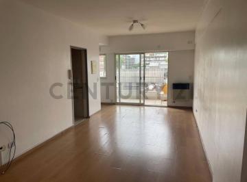 Departamento · 41m² · 2 Ambientes · 1 Cochera · Departamento 2 Ambientes en Flores con Balcon Al Frente - Cochera Fija y Parrilla