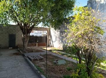 Casa · 79m² · 4 Ambientes · Oportunidad! Casa en Venta 4 Ambientes. Gran Patio/parque.