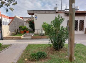 Casa · 112m² · 3 Dormitorios · 1 Cochera · Venta Casa 3 Habitaciones + Patio - Apta Credito Hipotecario