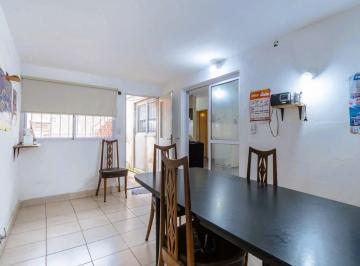 Casa · 59m² · 5 Ambientes · Venta Casa 3 Dorm. - La Paz Al 3600 - No Es PH - Pasillo Unico