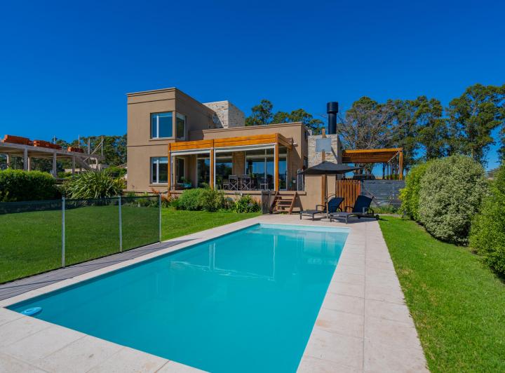 Casa · 205m² · 5 Ambientes · 3 Cocheras