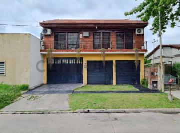 Casa · 199m² · 4 Ambientes · Casa en Venta en Ringuelet