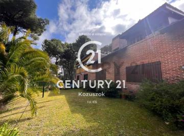 Casa · 260m² · 6 Ambientes · Chalet con Piscina en Pinamar - Alquiler Temporal