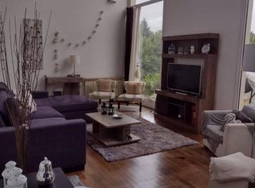 Casa · 207m² · 4 Ambientes · Casa en Venta Dina Huapi